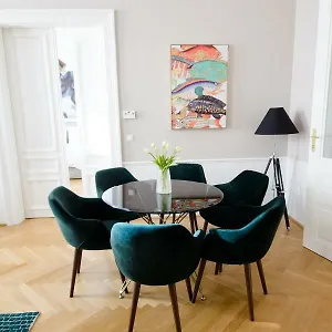 Urania - Mai's Apartment Vienna